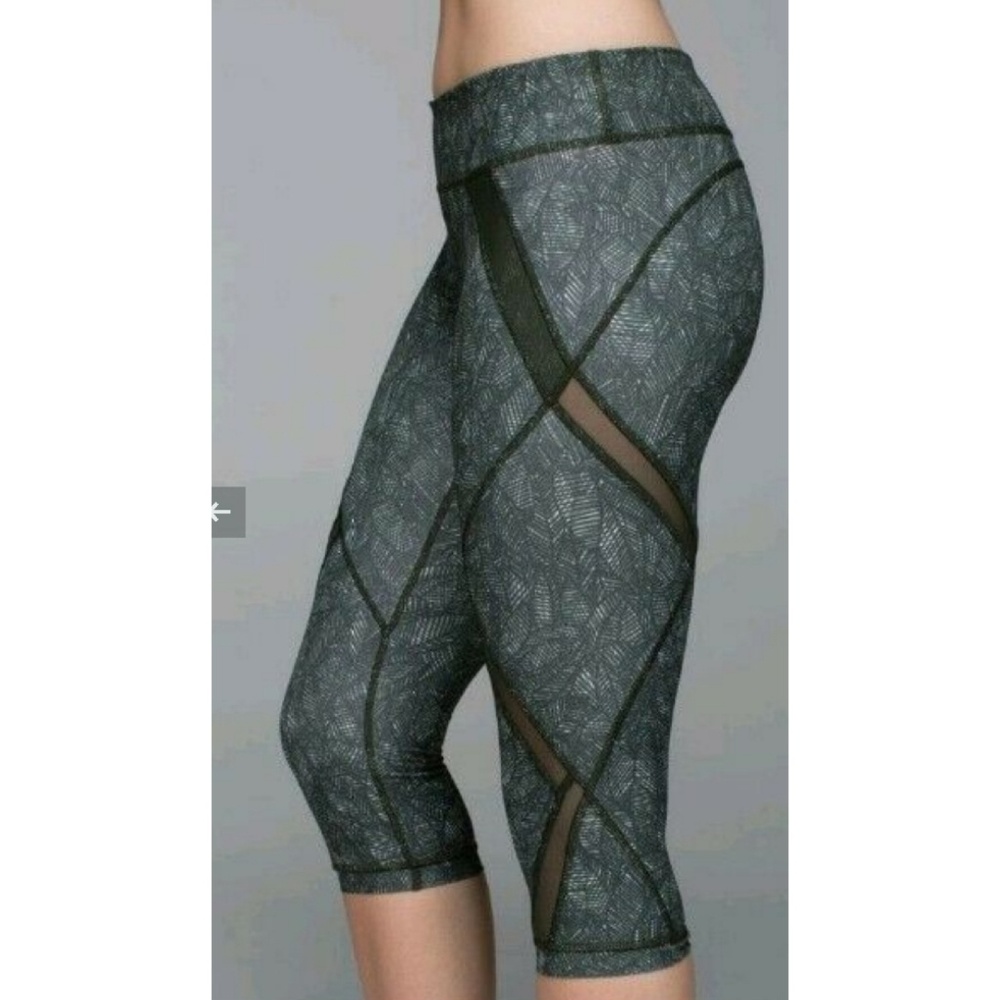Lululemon green leaf breeze Capri